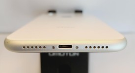 Fair
													Apple iPhone Xr - Unlocked, White, 64 GB, A1984, photo 3 of 7