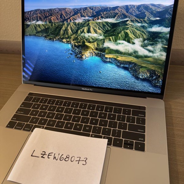 MacBook Pro 2018 (With Touch Bar) - 15 inch - 512 GB, Gray, 16 GB, Intel Core i7