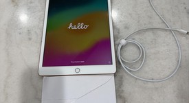 Good
													Apple iPad 8th Gen - Wi-Fi, Gold, 32 GB, A2270, photo 1 of 3