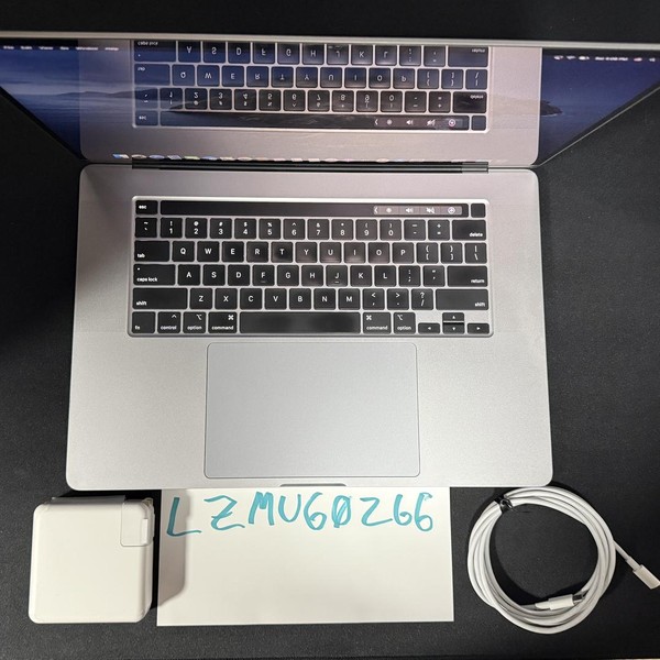 MacBook Pro 2019 - 16 inch - 1 TB, Gray, 32 GB, Intel Core i9