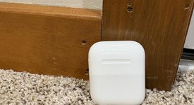 Used
													Apple AirPods 1st Gen - Lightning Case, photo 2 of 7