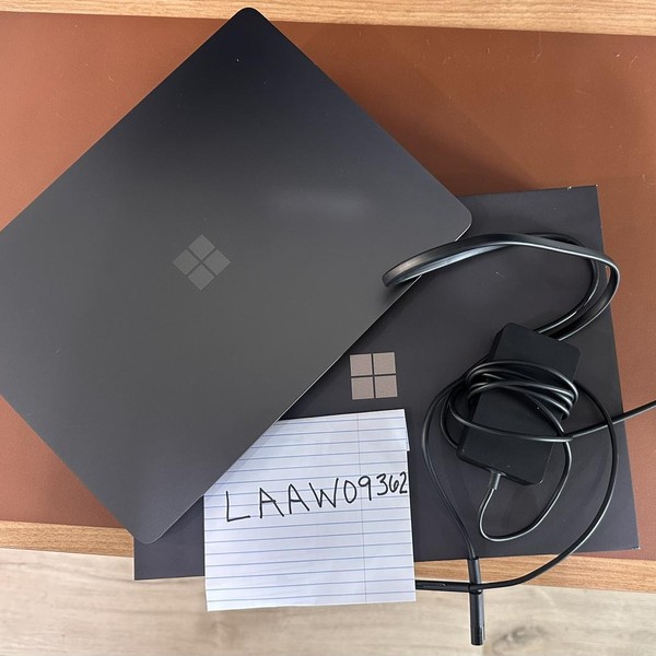 Microsoft Surface Laptop 7 - 512 GB, Black, 16 GB, Snapdragon X Plus, 13.8 inch