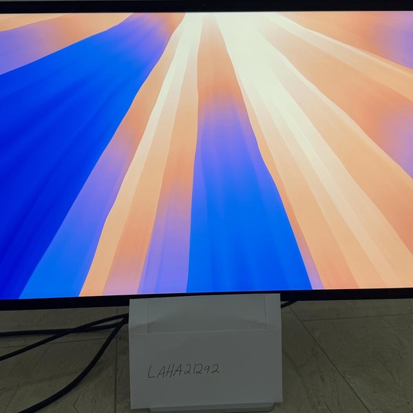 Apple Studio Display (2022) - Standard Glass, Tilt Adjustable Stand