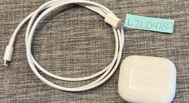 Used
													Apple AirPods 3rd Gen - Lightning Case, photo 3 of 4