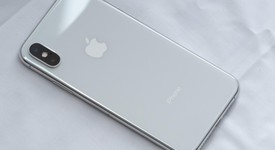 Mint
													Apple iPhone Xs - Unlocked, Silver, 256 GB, A1920, photo 2 of 6