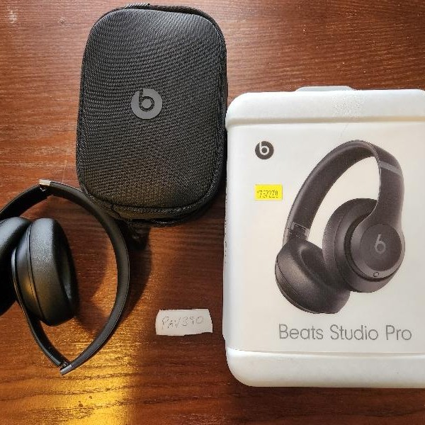 Beats Studio Pro - Black