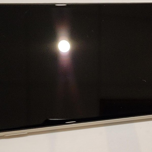 Apple iPhone SE 3rd Gen 2022 - Unlocked, 128 GB, Starlight, A2595