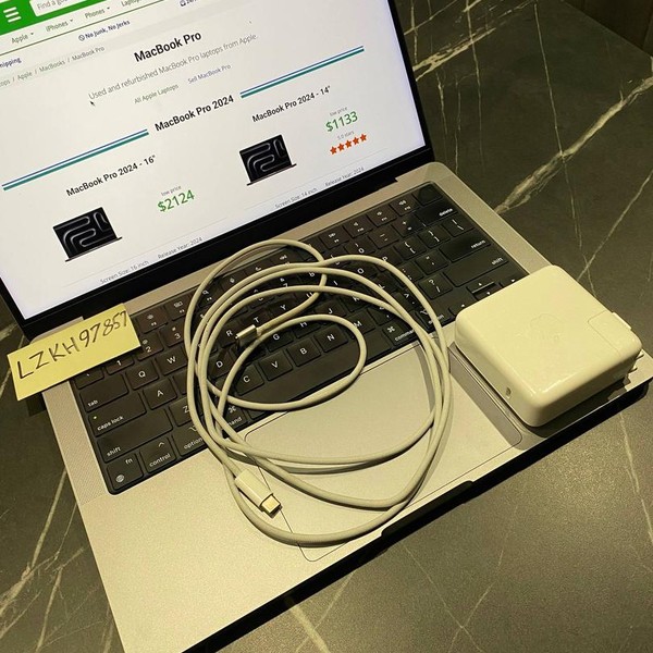 MacBook Pro 2023 - 14 inch - 4 TB, Gray, 64 GB, Apple M2 Max