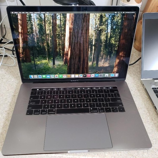 MacBook Pro 2018 (With Touch Bar) - 15 inch - 512 GB, Gray, 16 GB, Intel Core i7
