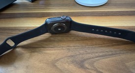 Good
													Apple Watch Series 5 44mm - Unlocked, Gray, A2095 Cellular, Aluminum, photo 4 of 5