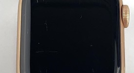 Fair
													Apple Watch Series 4 40mm - Unlocked, Gold, A1975 - Cellular, Aluminum, photo 1 of 7