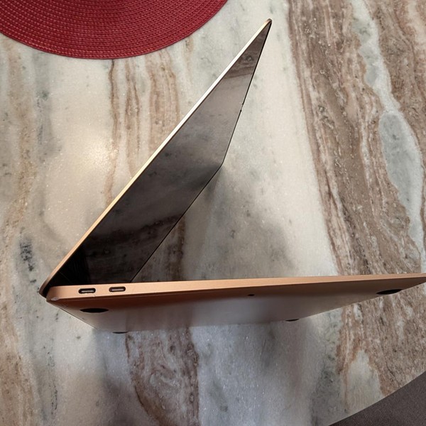 MacBook Air 2020 - 13 inch - 256 GB, Gold, 8 GB, Intel Core i3