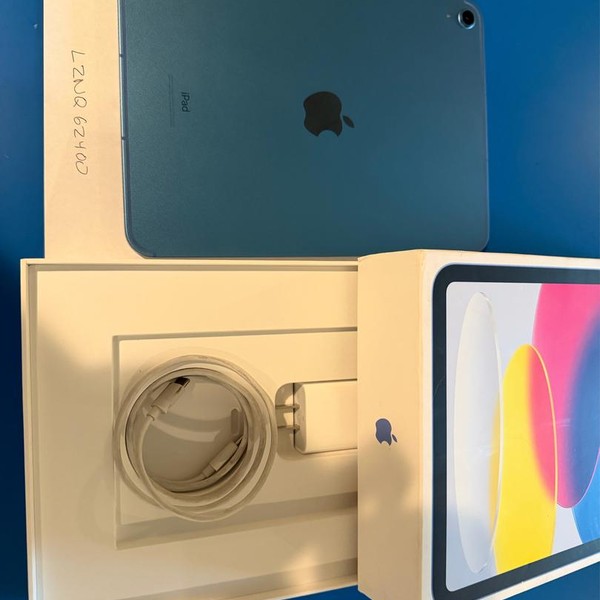 Apple iPad 10th Gen - Unlocked, 64 GB, Blue, A2757