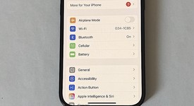 Mint
													Apple iPhone 16 - Unlocked, Black, 128 GB, A3081, photo 3 of 14