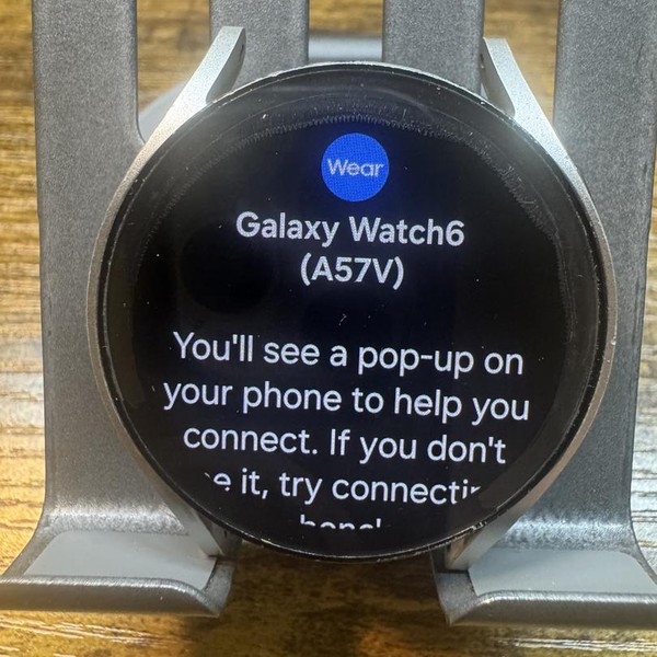 Samsung Galaxy Watch6 - Unlocked, Gold, 40mm
