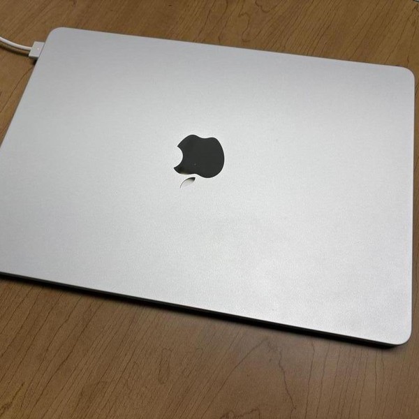 MacBook Air 2022 (M2) - 13 inch - 256 GB, Silver, 16 GB, Apple M2