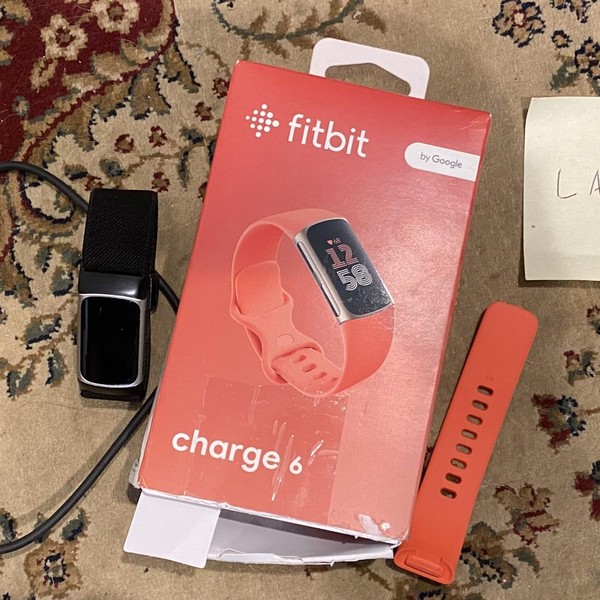 Fitbit Charge 6 - Gold