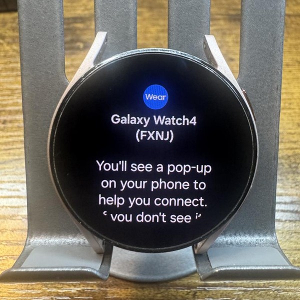 Samsung Galaxy Watch4 - Unlocked, Gold, 40mm