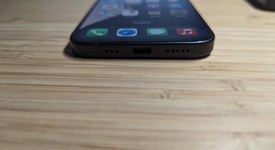 Mint
													Apple iPhone 16 - Unlocked, Black, 128 GB, A3081, photo 3 of 10