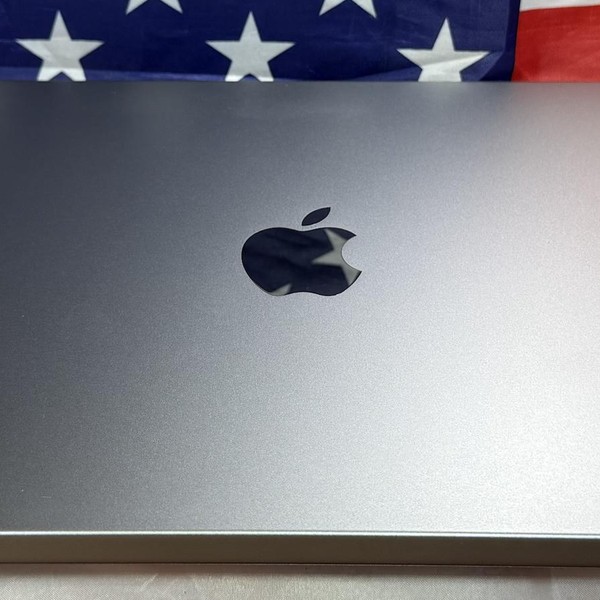 MacBook Pro Late 2023 (M3) - 14 inch - 1 TB, Gray, 8 GB, Apple M3, 10-core GPU