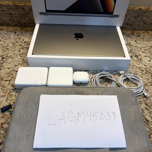 MacBook Pro 2021 - 14 inch - 1 TB, Gray, 16 GB, Apple M1 Pro 10-core