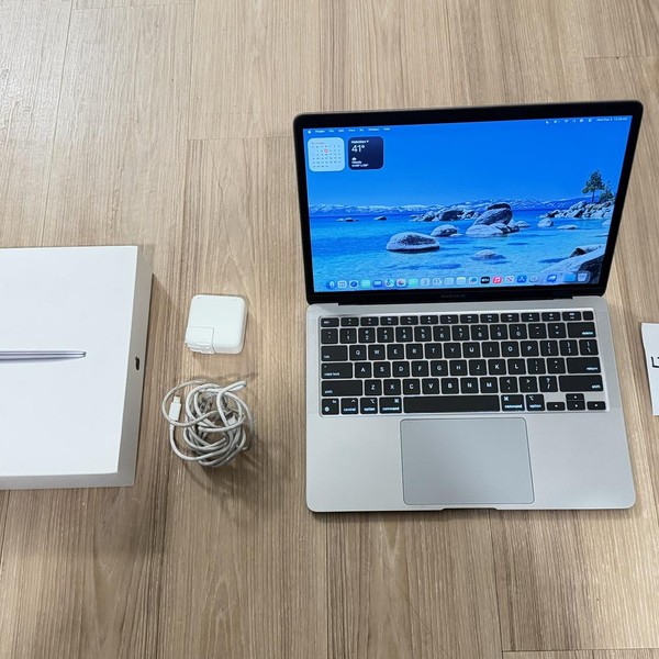 MacBook Air 2020 - 13 inch - 256 GB, Gray, 8 GB, Apple M1