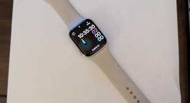 Good
													Apple Watch Series 9 45mm - Starlight, A2980 - GPS, Aluminum, photo 1 of 10