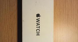 New
													Apple Watch SE 3rd Gen 40mm - Unlocked, Starlight, A3326 - Cellular, photo 4 of 5