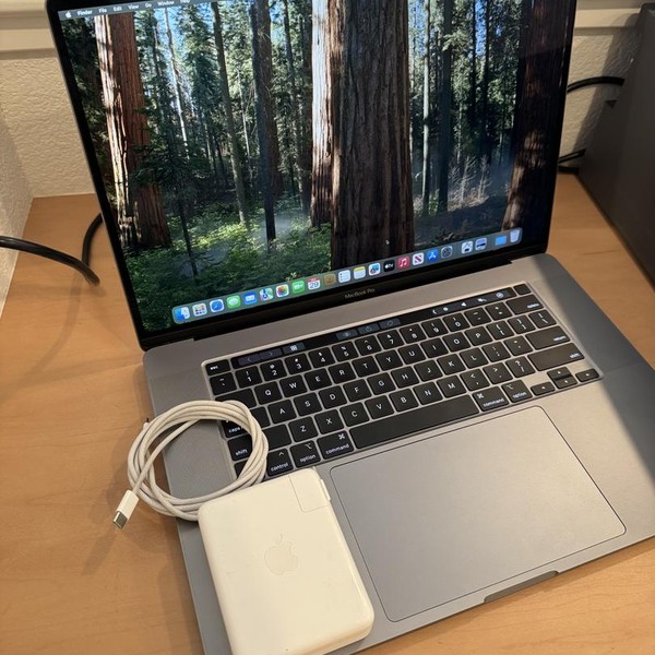 MacBook Pro 2019 - 16 inch - 2 TB, Gray, 32 GB, Intel Core i9
