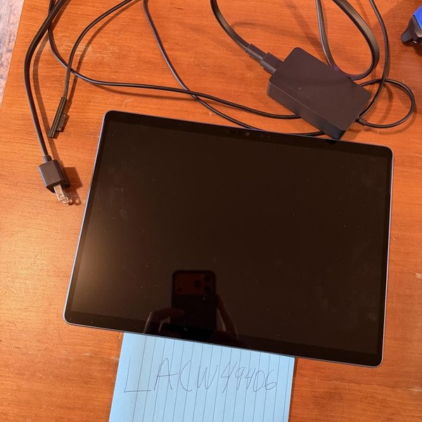 Microsoft Surface Pro 9 - Wi-Fi, 256 GB, Sapphire, 16 GB, Intel Core i7, Wi-Fi