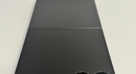 Good
													Samsung Galaxy Z Flip7 - Verizon, Jet Black, 256 GB, 12 GB, SM-F766U, photo 3 of 8