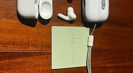 Used
													Apple AirPods Pro 2 - Lightning, photo 1 of 3