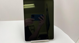 Good
													Apple iPad 7th Gen - Unlocked, Gray, 32 GB, A2200, photo 2 of 5