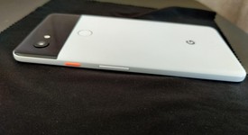 Fair
													Google Pixel 2 XL - Verizon, Black & White, 64 GB, Verizon Edition, photo 5 of 9
