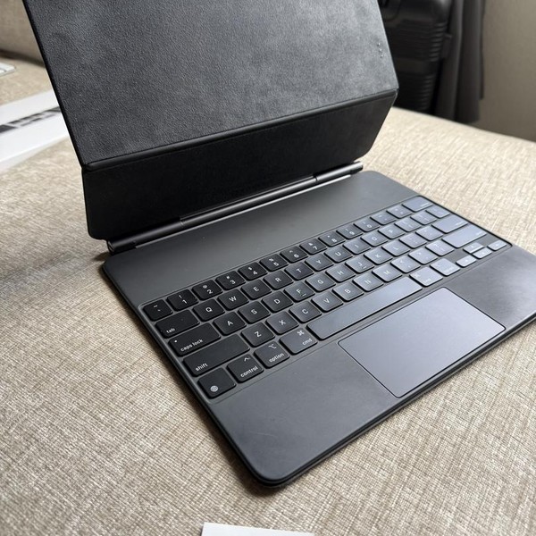 Apple Magic Keyboard for iPad - Black