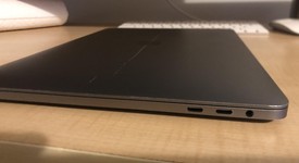 Good
													MacBook Pro 2017 (With Touch Bar) - 13" - I7, Gray, 512 GB, 16 GB, photo 3 of 14
