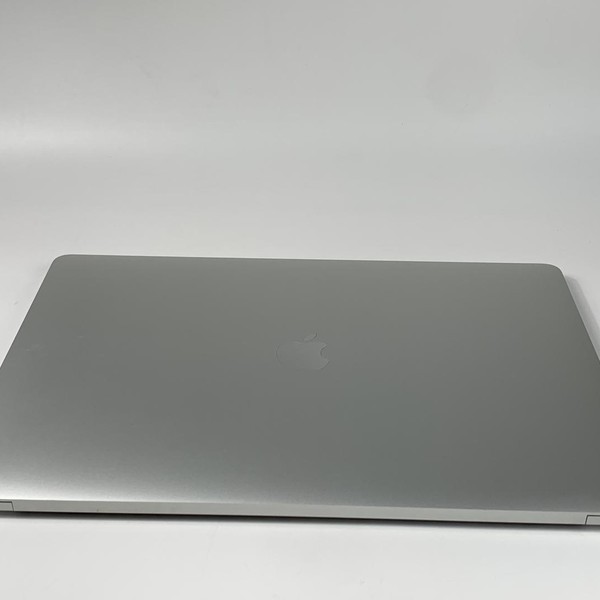 MacBook Pro 2018 (With Touch Bar) - 15 inch - 512 GB, Silver, 32 GB, Intel Core i7