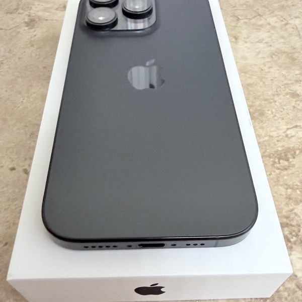 Apple iPhone 16 Pro - Unlocked, 1 TB, Black, A3083