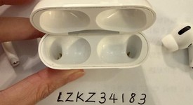 Used
													Apple AirPods Pro - Wireless Case, photo 3 of 8