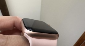 Fair
													Apple Watch Series 6 40mm - Unlocked, Gold, A2293 - Cellular, Aluminum, photo 5 of 13