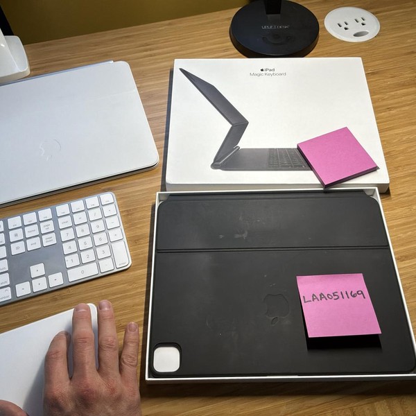 Apple Magic Keyboard for iPad Pro - Black