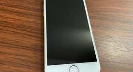 Mint
													Apple iPhone 8 - Xfinity, Gold, 64 GB, A1863, photo 4 of 5