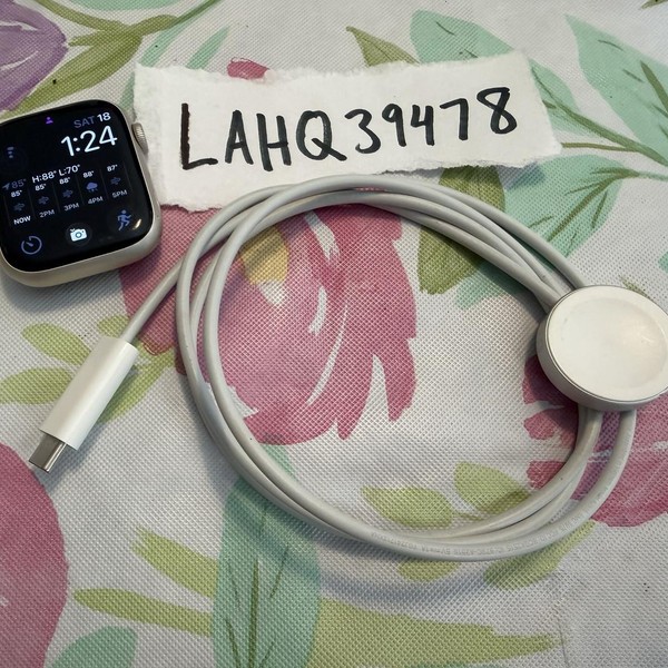 Apple Watch Series 8 45mm - Starlight, A2771 - GPS, Aluminum