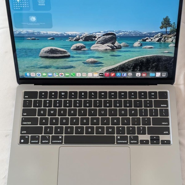 MacBook Air 2022 (M2) - 13 inch - 256 GB, Gray, 8 GB, Apple M2