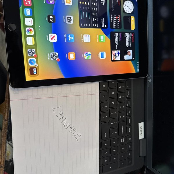 Apple iPad Pro 9.7 inch - Verizon, 32 GB, Gray, A1674