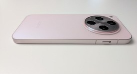 Mint
													Oppo Find X8 - Unlocked Non-US, Shell Pink, 512 GB, 16 GB, photo 5 of 7