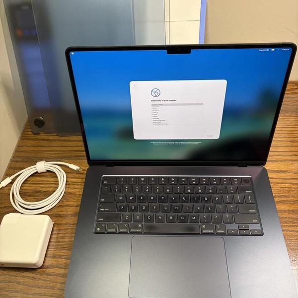 MacBook Air 2023 (M2) - 15 inch - 256 GB, Midnight, 16 GB, Apple M2