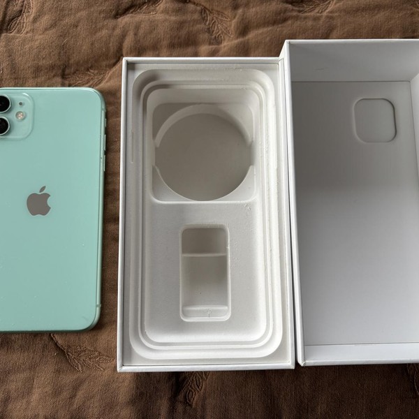 Apple iPhone 11 - Unlocked, Green, 64 GB, A2111