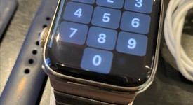 Good
													Apple Watch Series 4 44mm - Unlocked, Silver, A1976 - Cellular, Stainless, photo 3 of 4