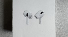 Used
													Apple AirPods Pro - Wireless Case, photo 3 of 8